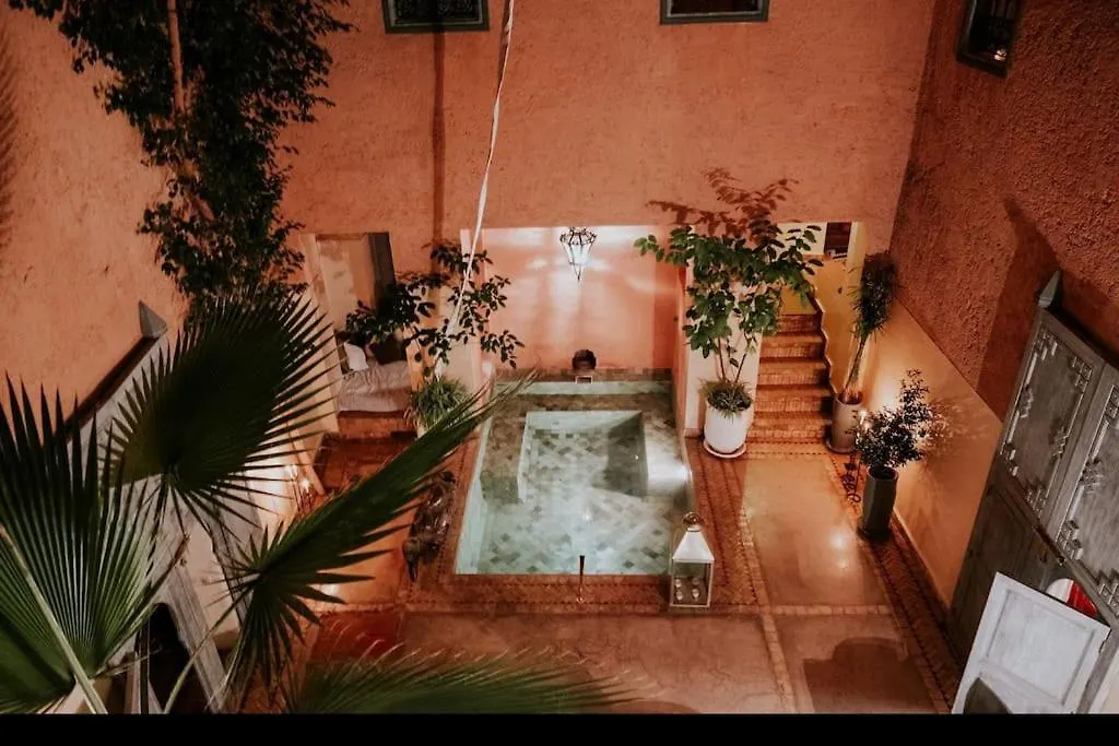 Exclusive And Stylish 4-Bedroom Riad With Plunge Pool مراكش
