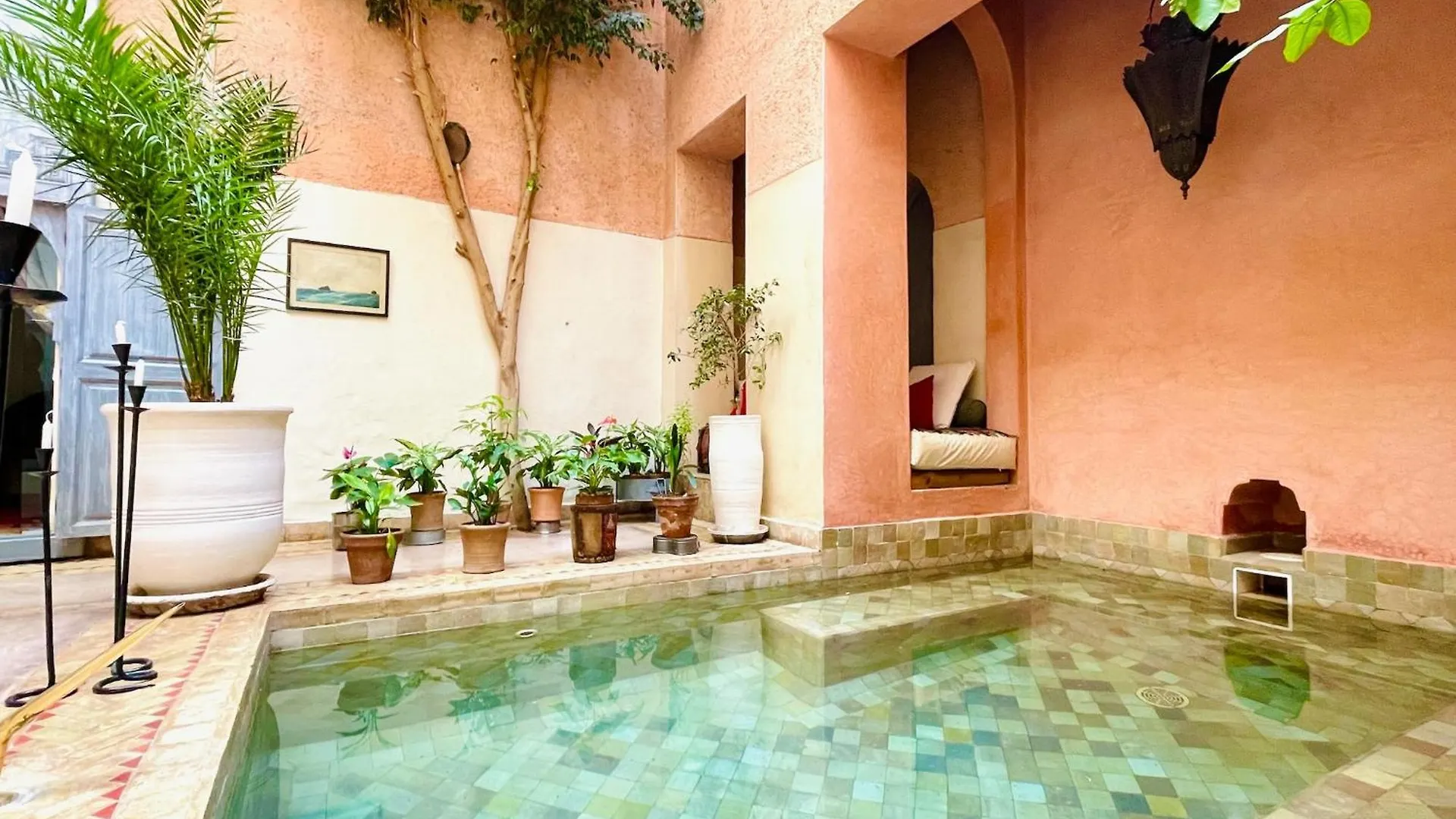 Exclusive And Stylish 4-Bedroom Riad With Plunge Pool مراكش