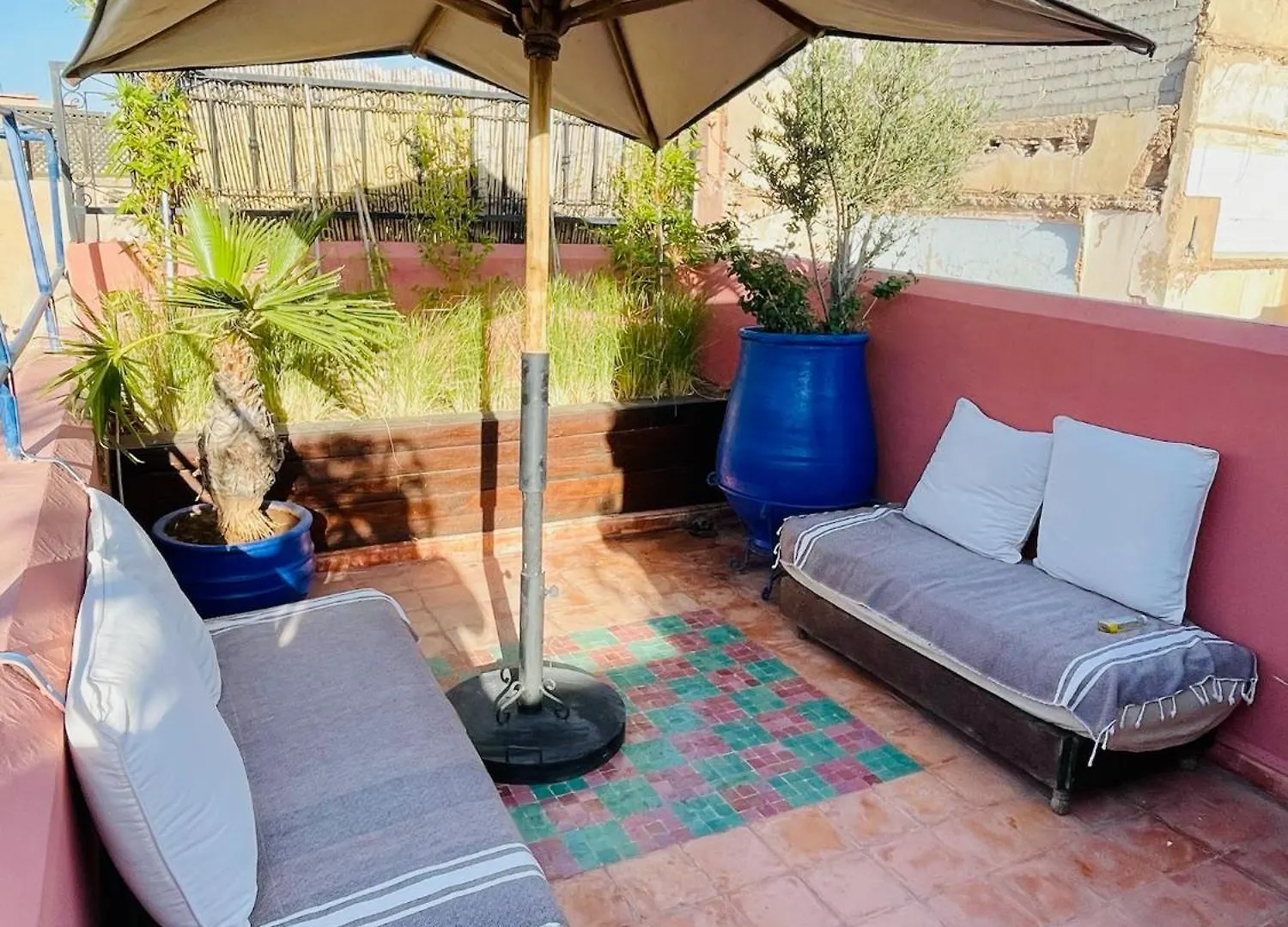 Exclusive And Stylish 4-Bedroom Riad With Plunge Pool مراكش